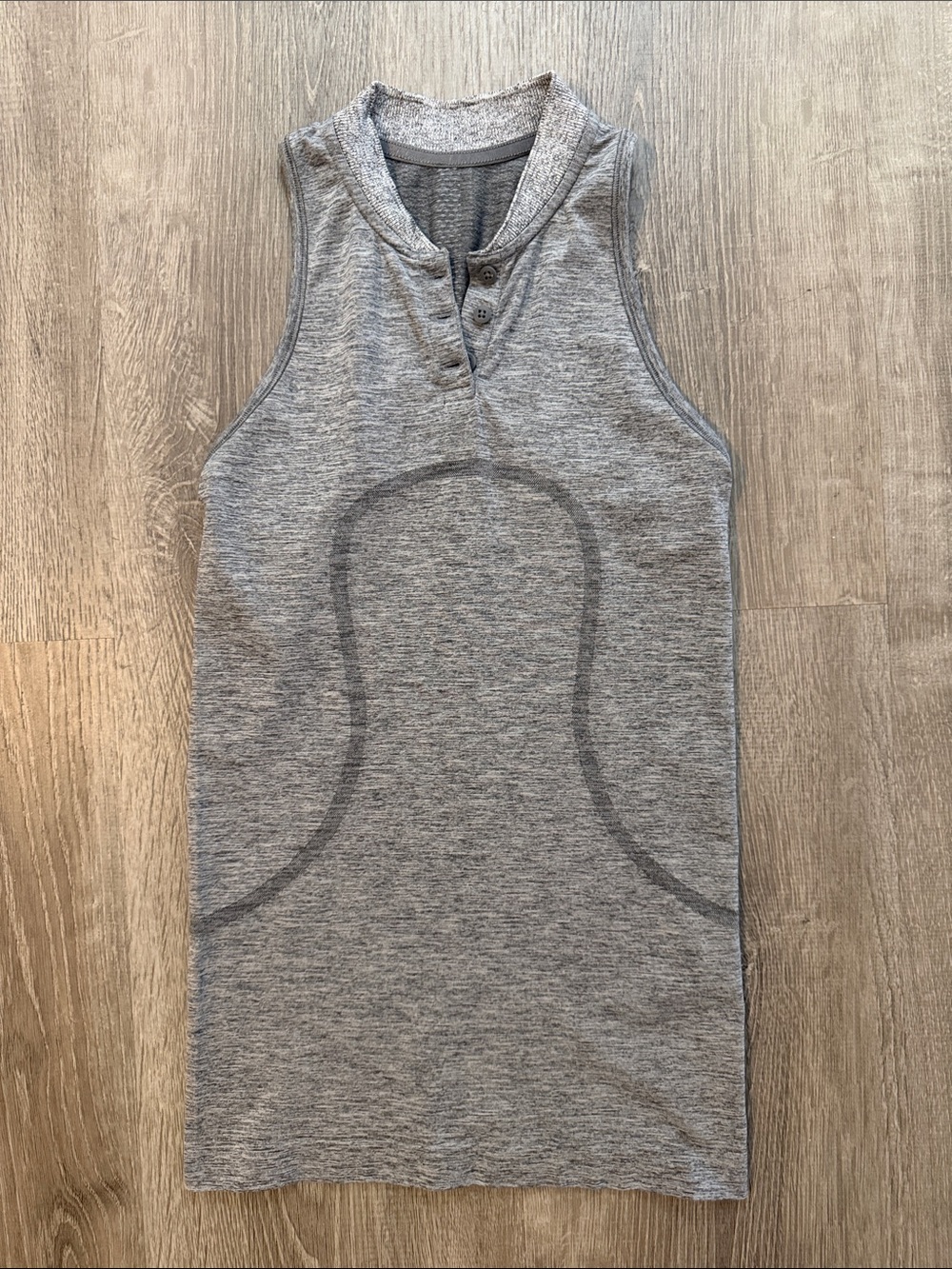 Lululemon 2 Swiftly Speed Sleeveless‎ Henley Heather Gray Workout Gym Yoga Top
